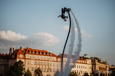 Denní flyboardová show v Praze